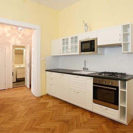 Apartment Near The Charles Bridge Praha Rom bilde