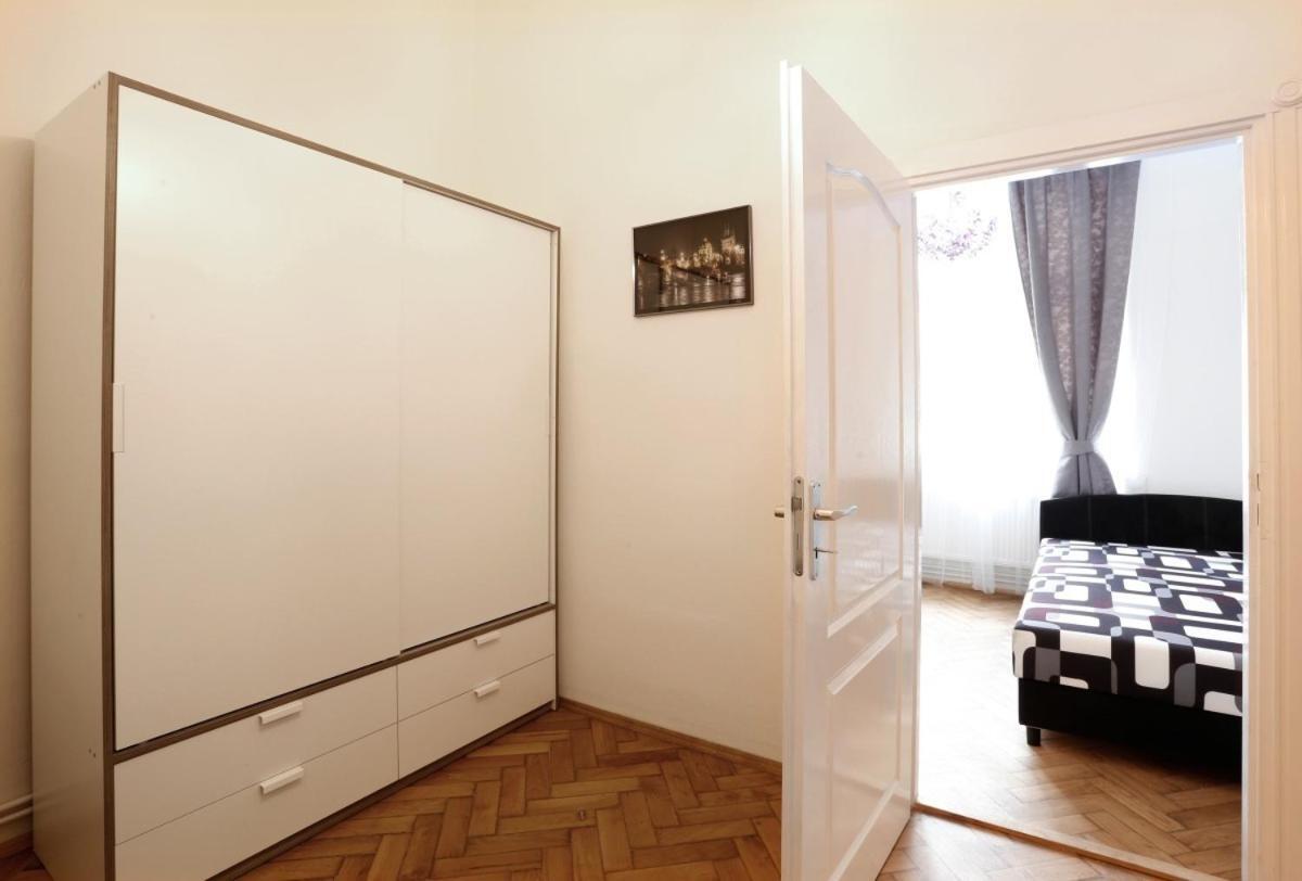 Apartment Near The Charles Bridge Praha Rom bilde